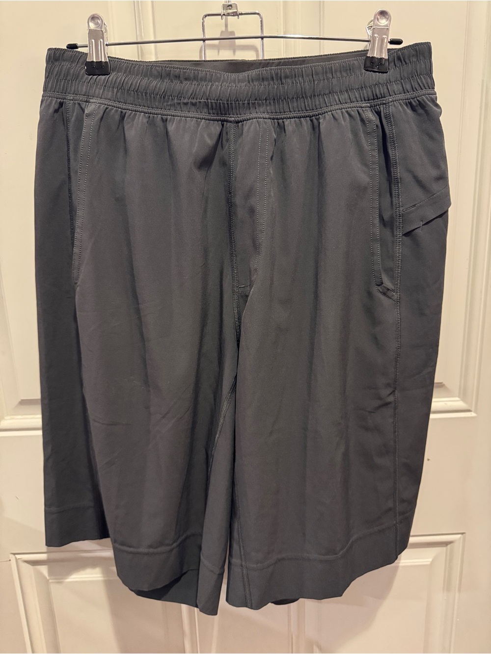 Lululemon Athletica Pace Breaker Linerless Short 9" Size M Retail Price $78.00